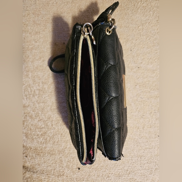 Betsey Johnson wristlet wallet- puffy black hearts - Picture 11 of 11